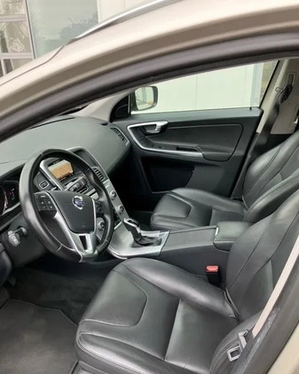 Volvo XC 60 cena 85000 przebieg: 239000, rok produkcji 2017 z Gdynia małe 22